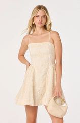 XS