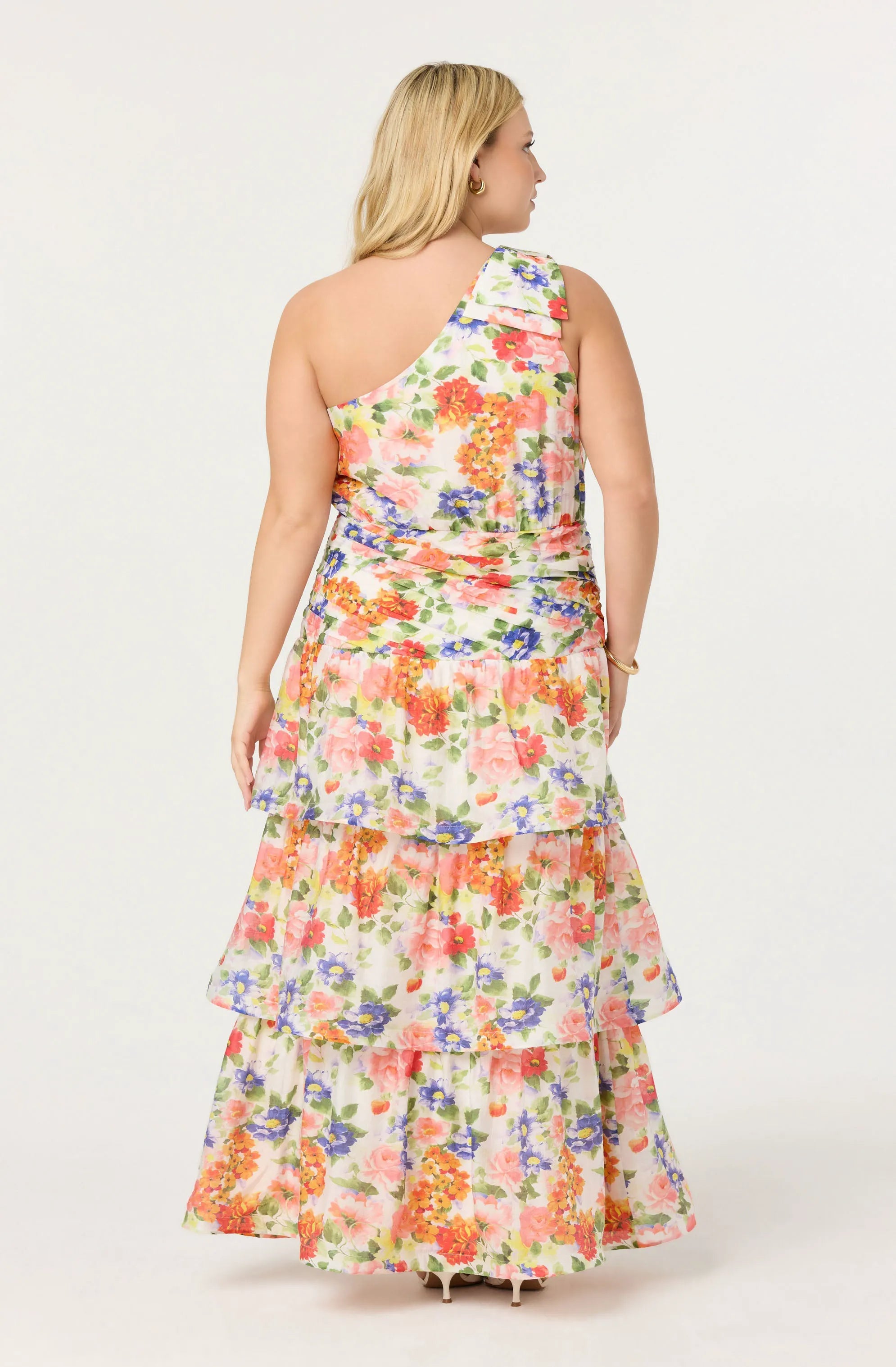 Plus Size - White coral floral