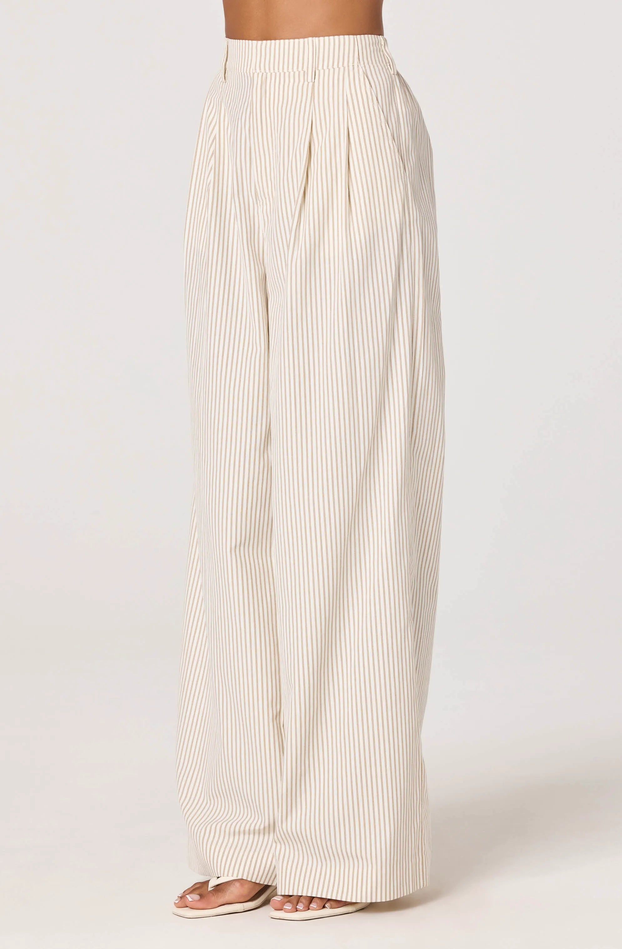 White brown stripe