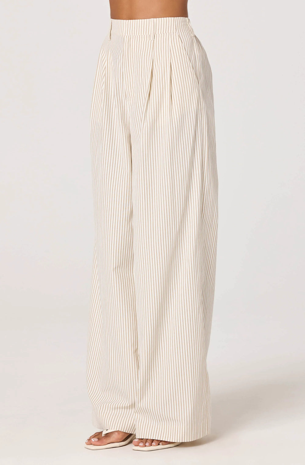 White brown stripe