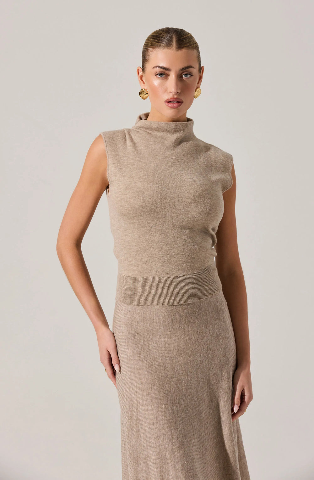 Taupe