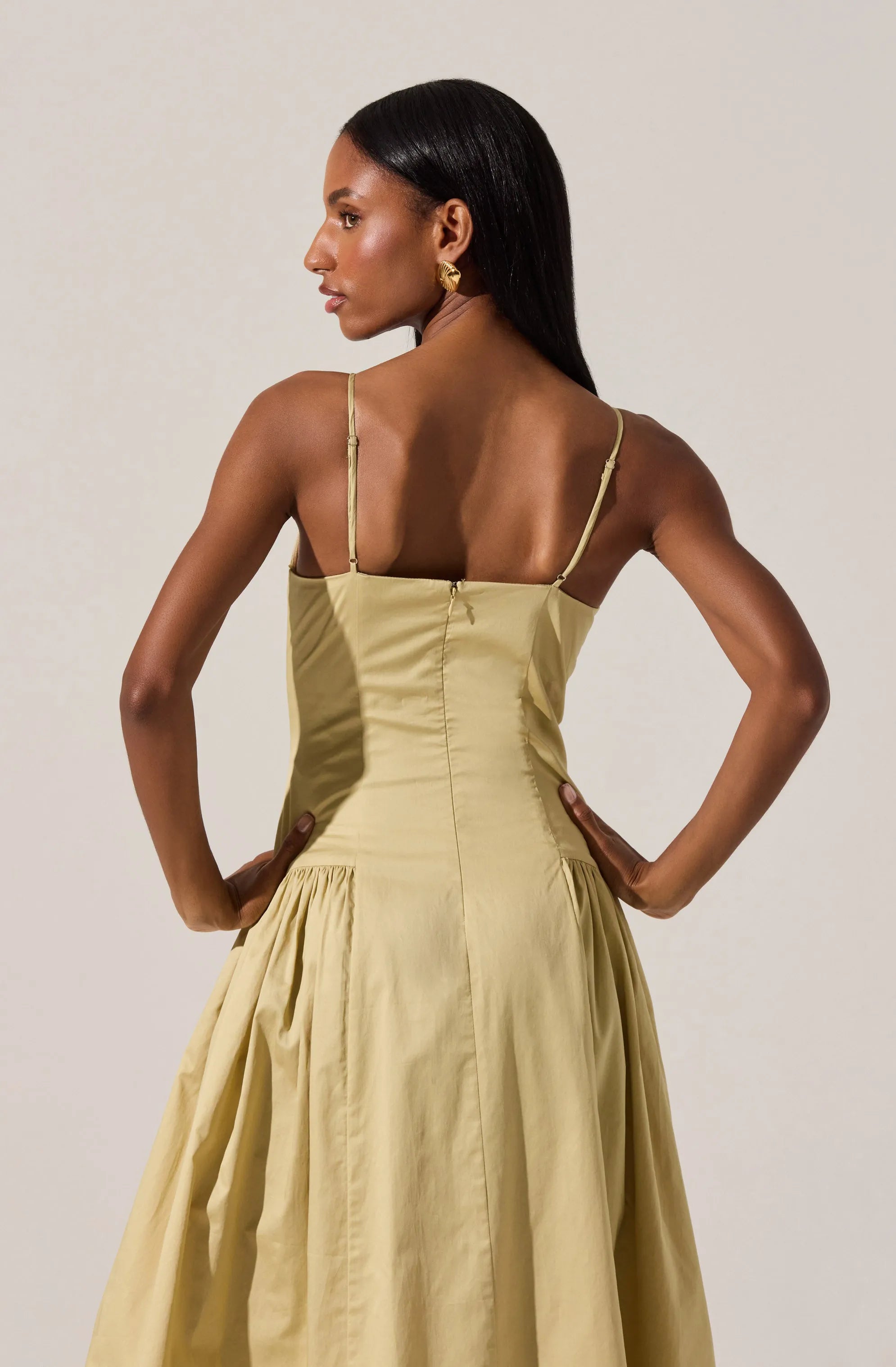 Light khaki
